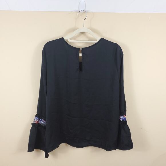 Stitch Fix Luna Project Black Blouse with Flare Sleeves with Crochet Size XLP - Picture 7 of 10